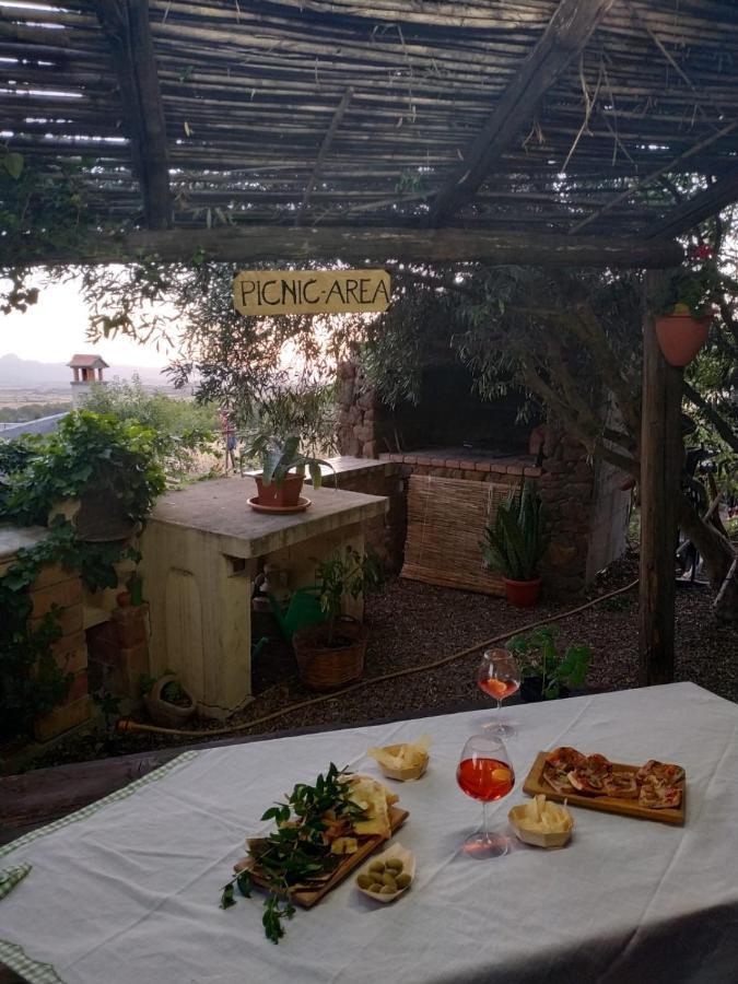 B&B Ottoulivi Sardara Buitenkant foto